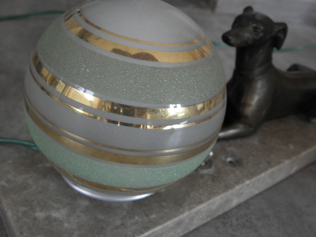 Art deco table lamp in marble and bronze dog figurine