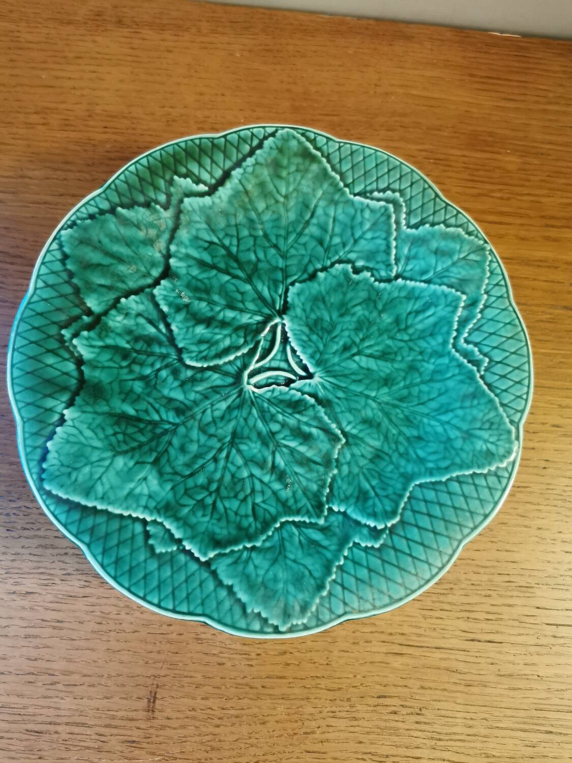 Set of 10 vintage Gien barbotine plates