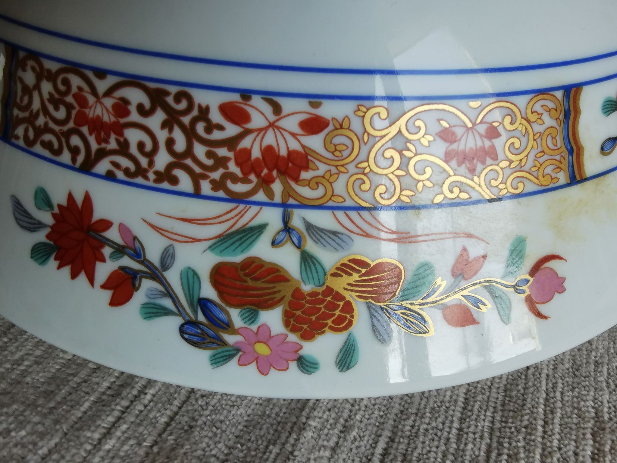 Saladier rond en porcelaine de Limoges Bernardaud modèle Pondichéry