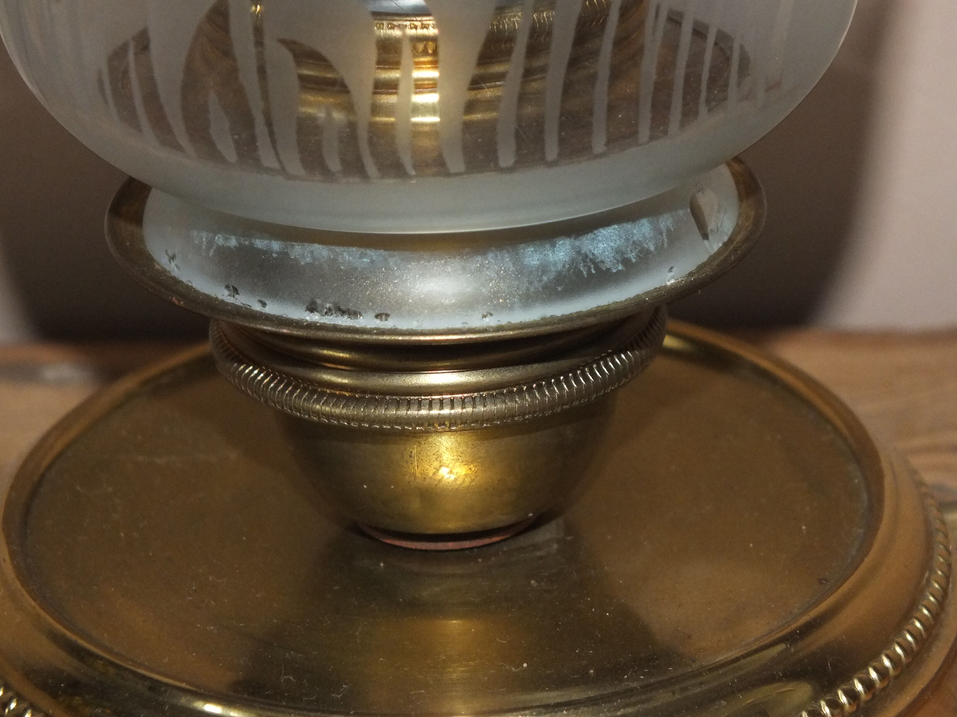 Lampe à tulipe décor floral vintage