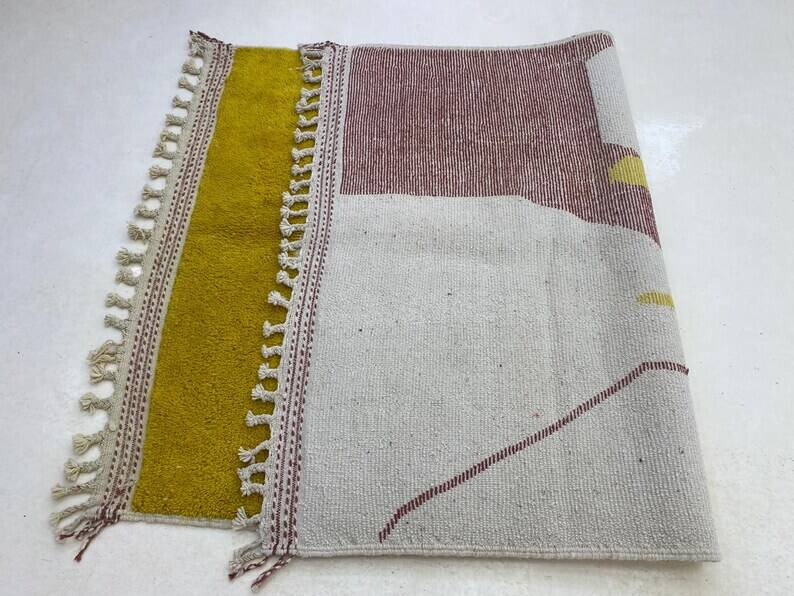 Tapis azilal Tissé main traditionnelle taille 150 x 250 cm