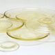 10 assiettes, un grand plat central et 4 sous-verres