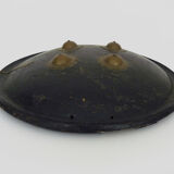 Bouclier Ottoman en bois, cuir laqué noir et bronze. XIXème siècle