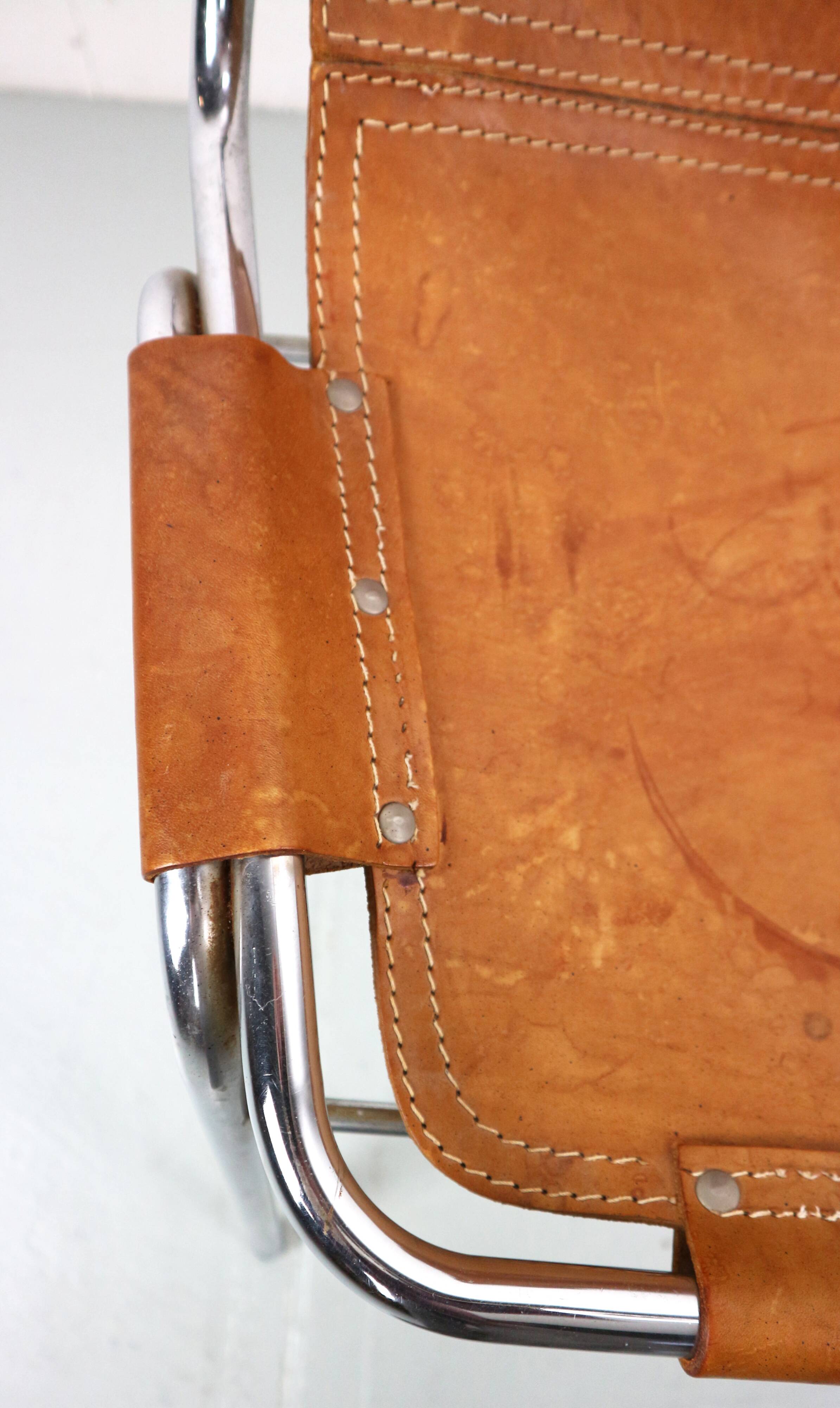 Dalvera  "Les Arc" Set of 2 Original Leather side chairs, 1960