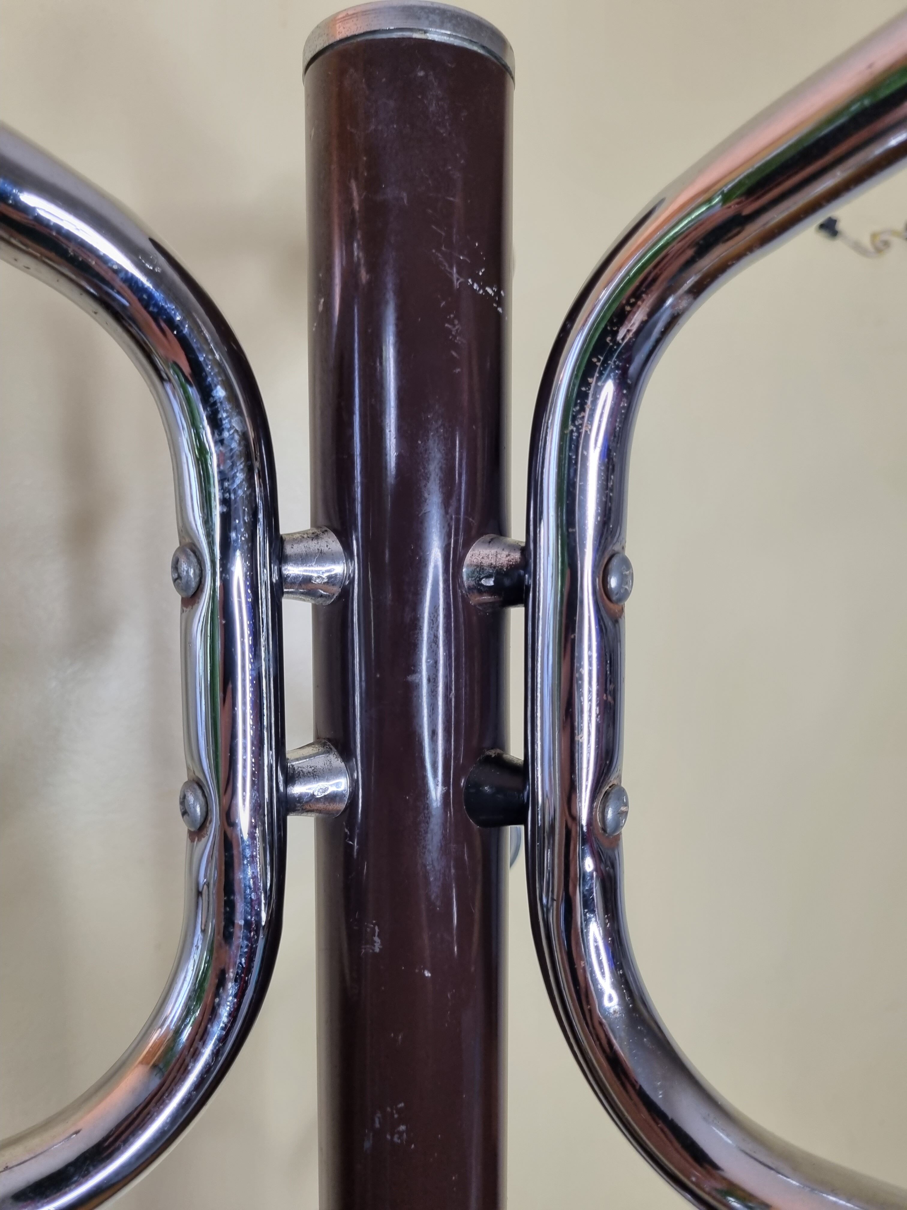 Portemanteau sur pied vintage en métal laqué, années 70