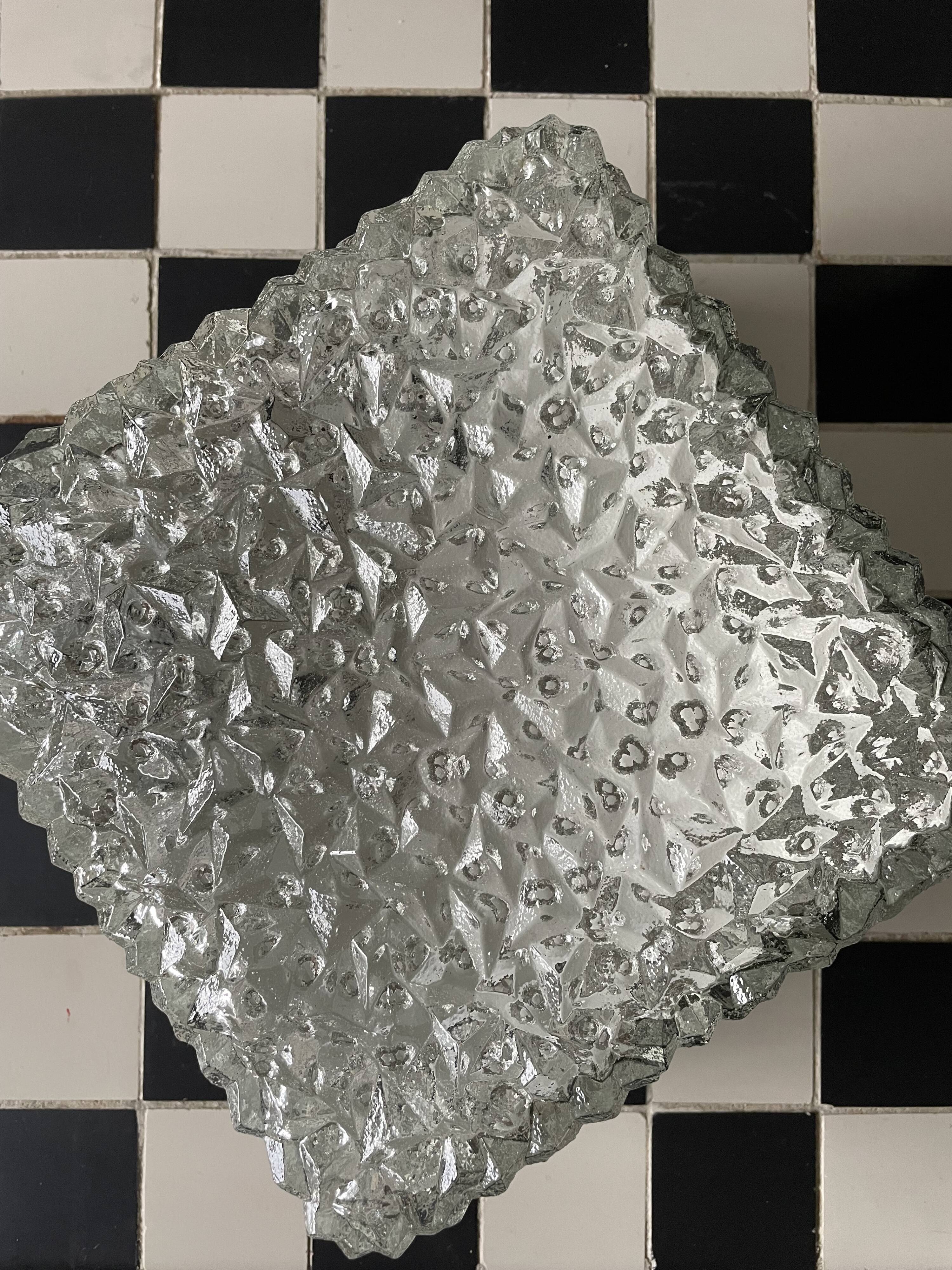 Plafonnier globe verre Holophane 1960