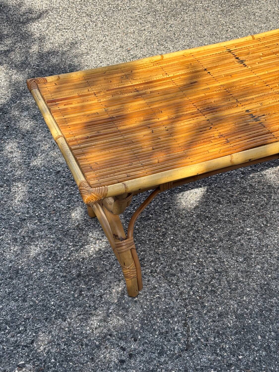 Table basse en bambou et rotin 1960