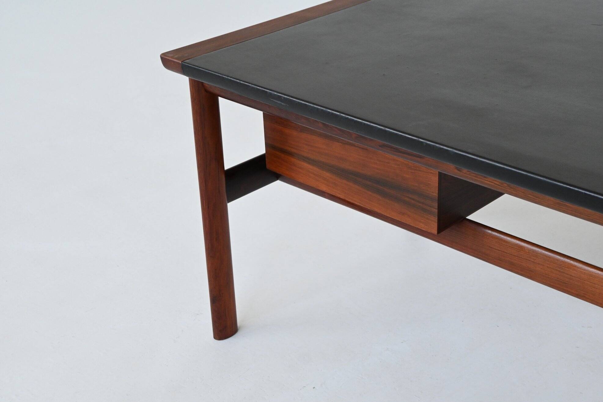 Arne Vodder desk in rosewood and leather Sibast Denmark 1960