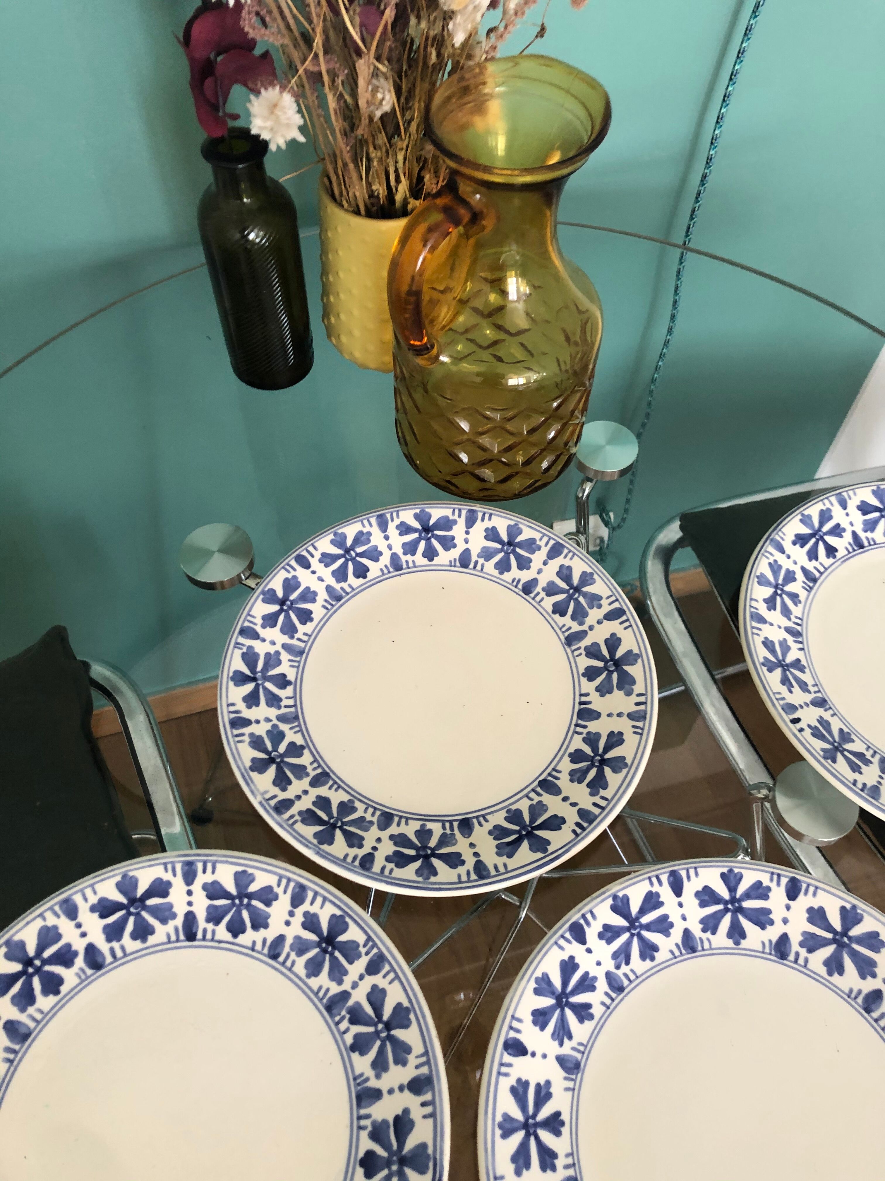 Lot of 4 vintage ceramic plates