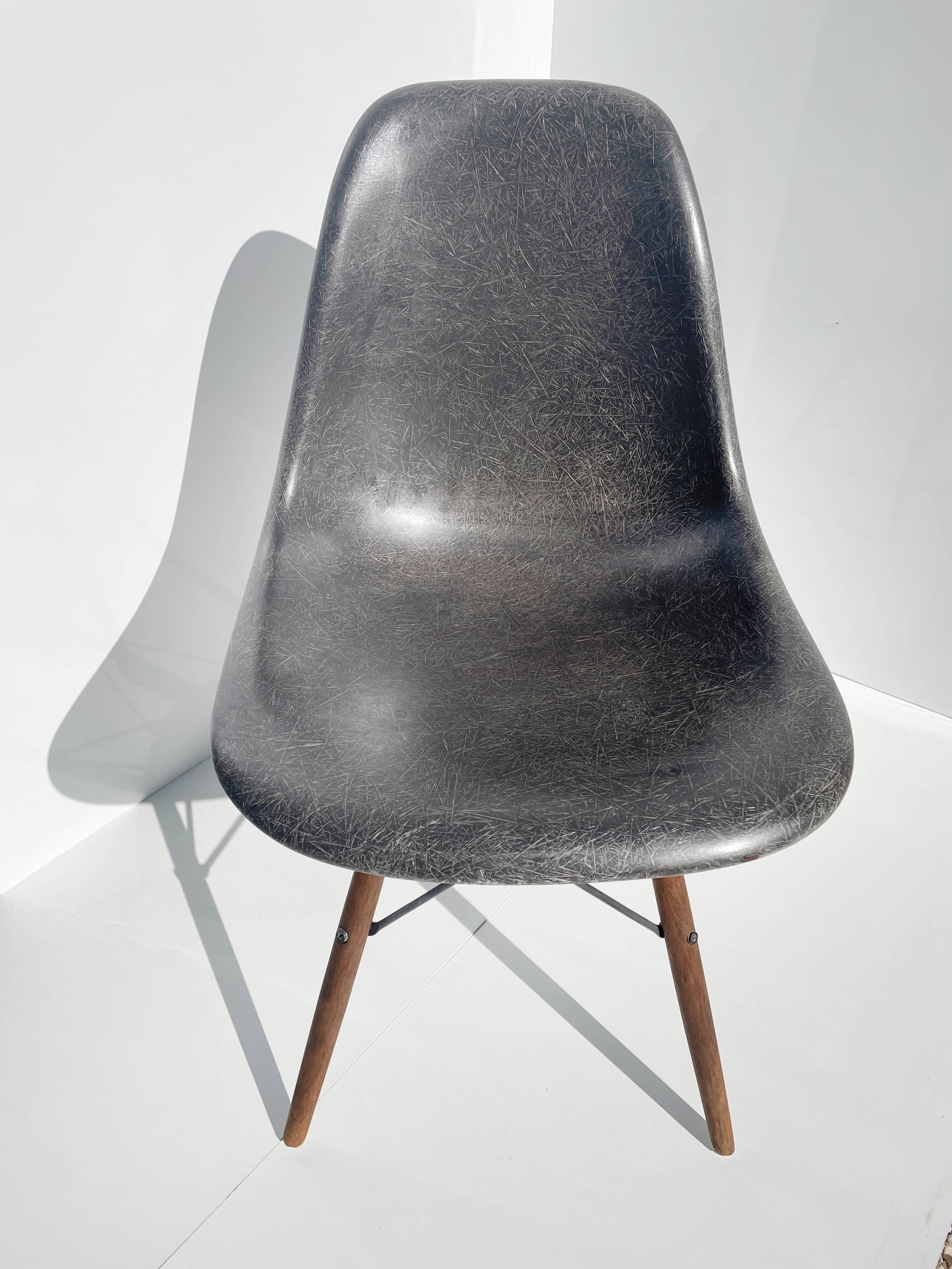 DSW CHAIR - RAY & CHARLES EAMES - HERMAN MILLER