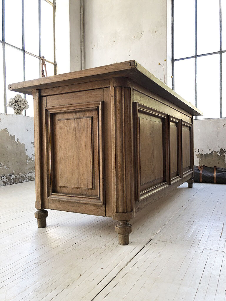 XL 19th Oak Counter