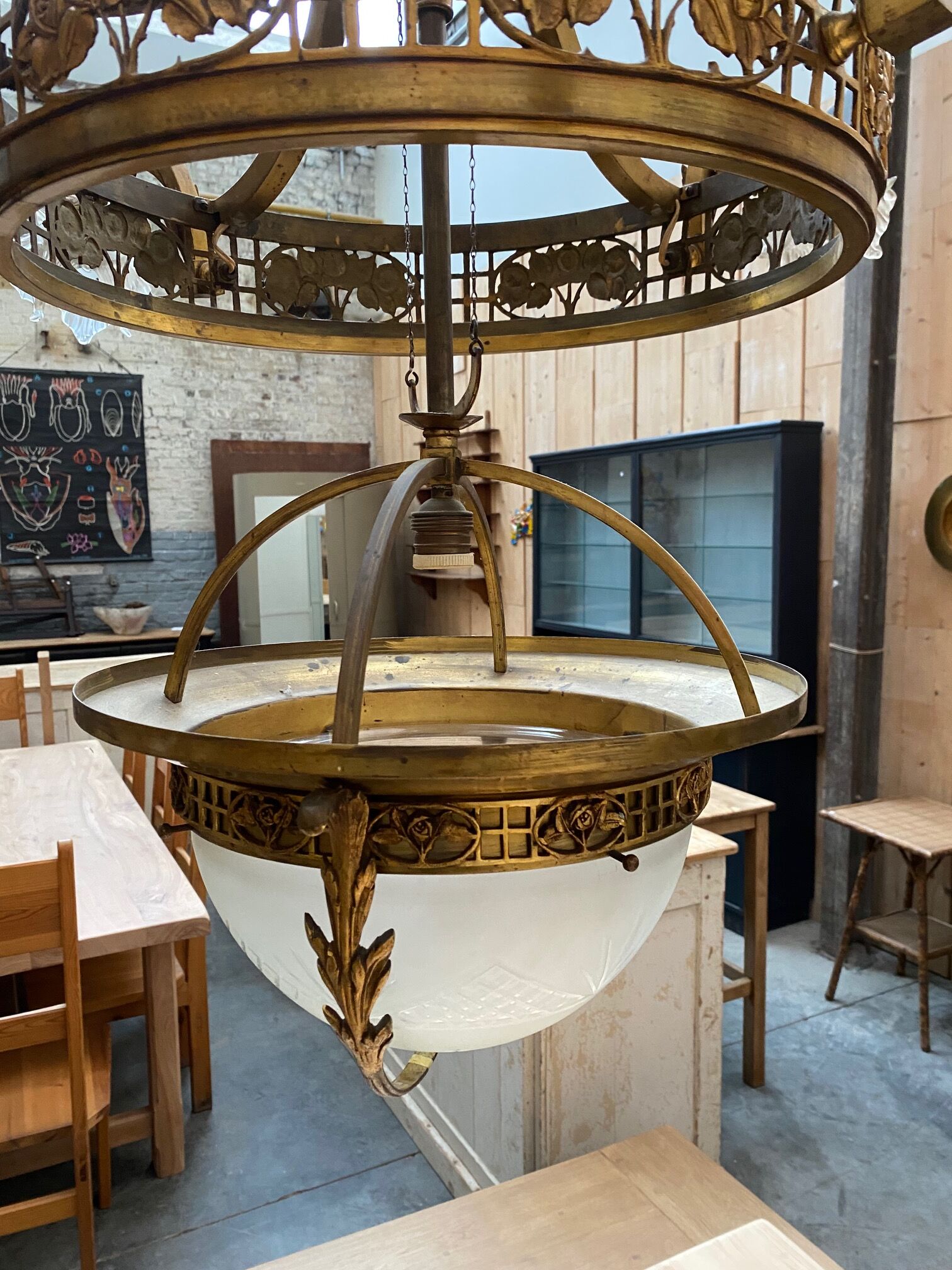 Large chandelier early twentieth in bronze