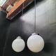 2 suspensions boules opalines