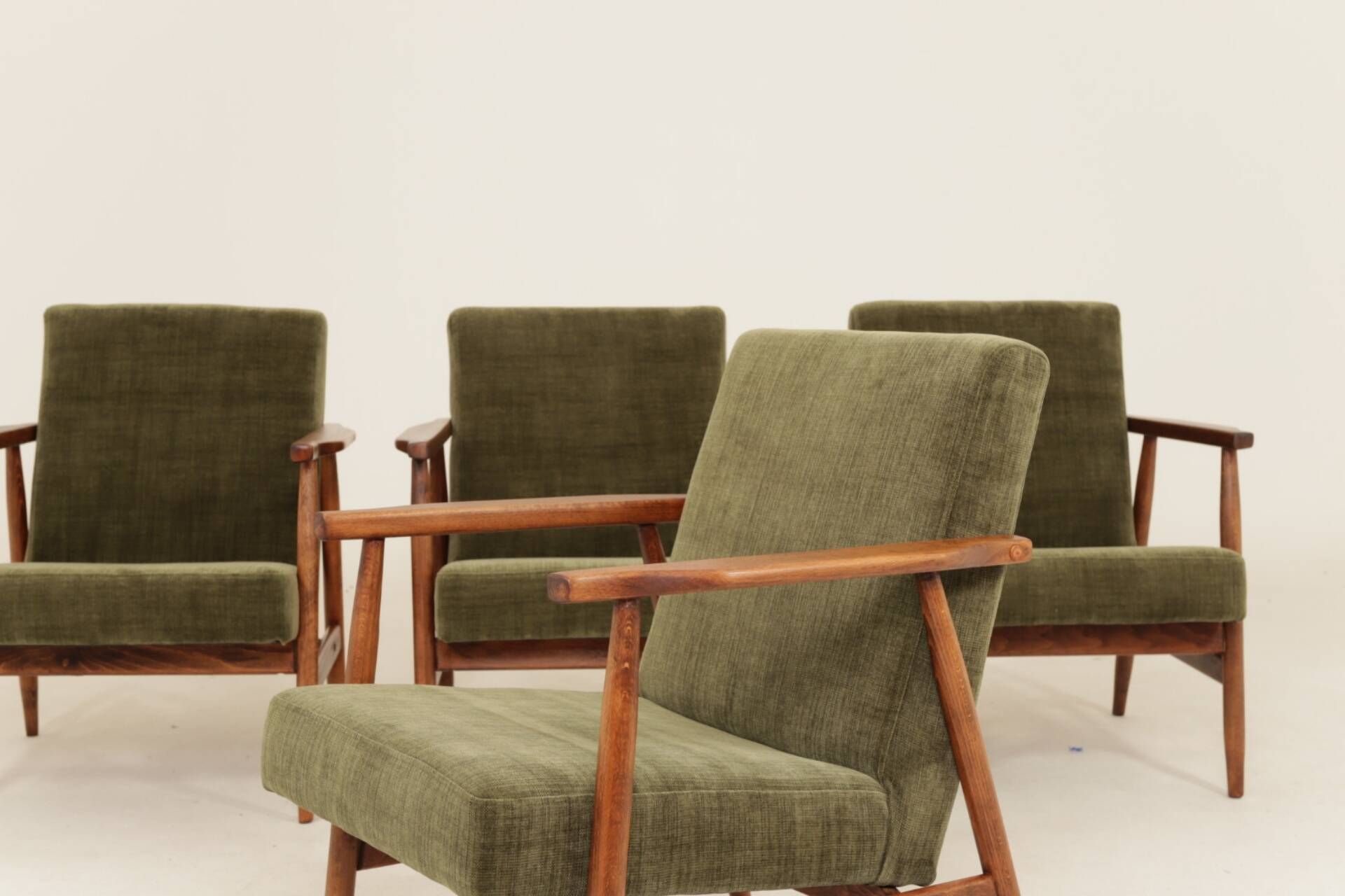 Ensemble de 4 Fauteuils Mid-Century Modern – Velours olive vert 