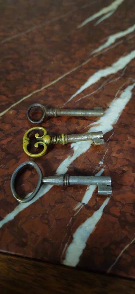 Antique walnut secretary – Louis XV style – Drop-down – 19th century