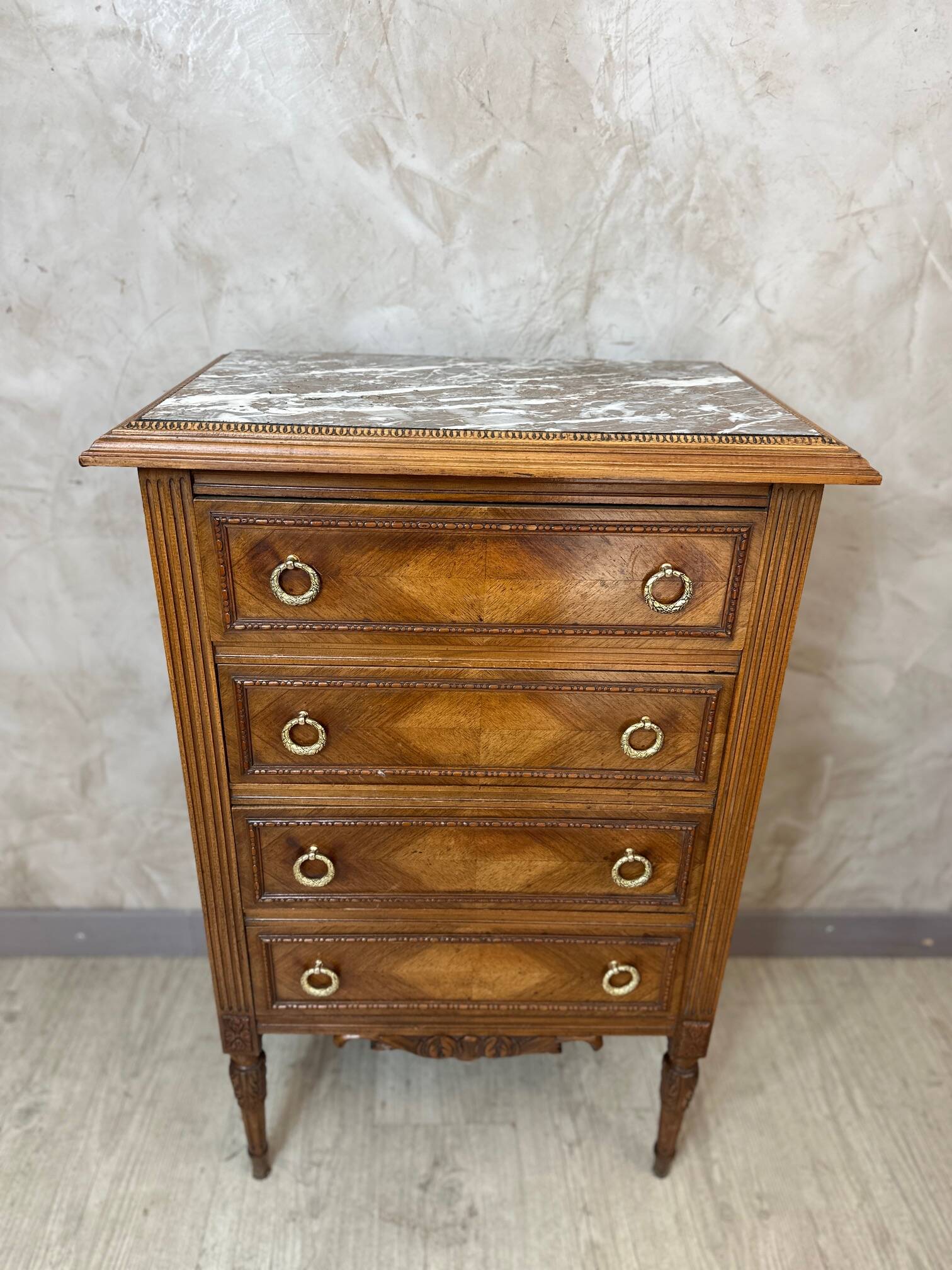 Chiffonnier en noyer