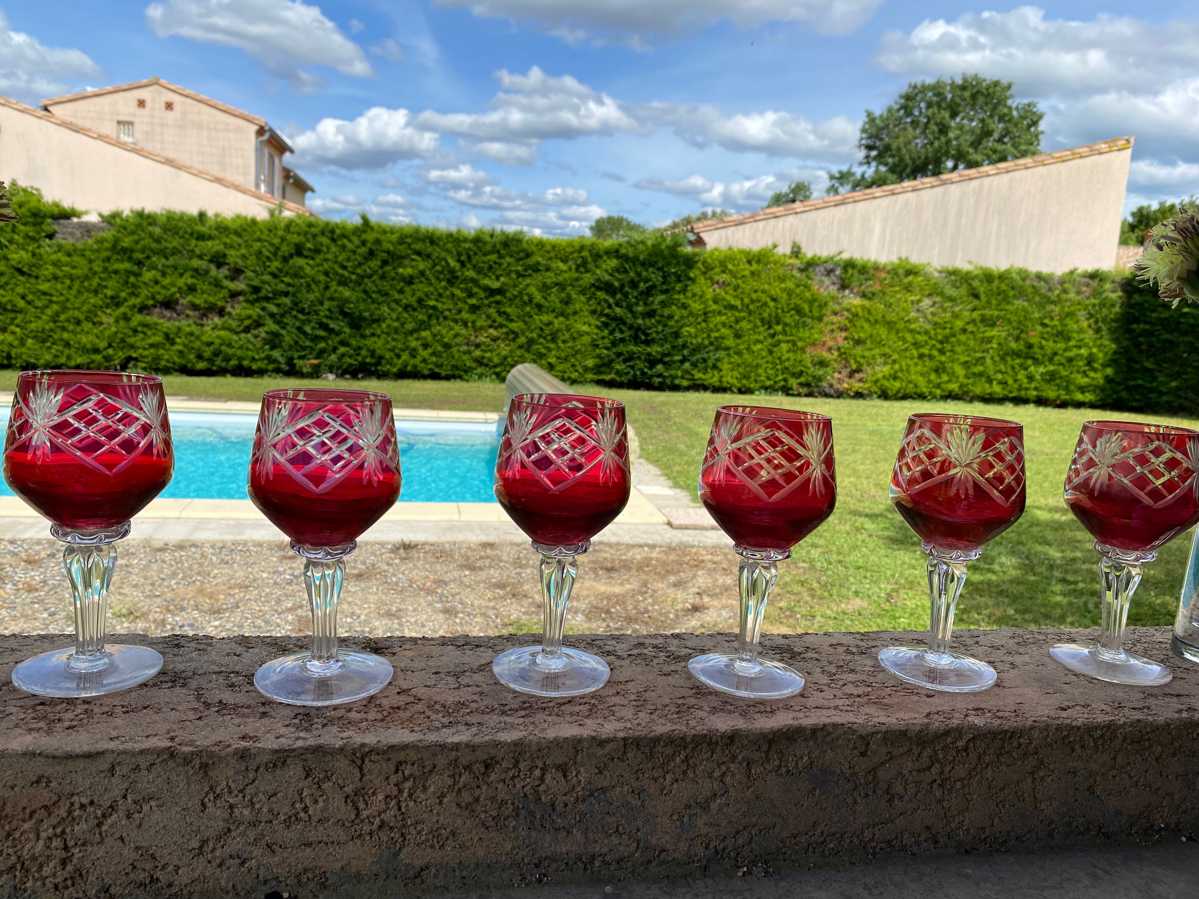 Set of 6 cut crystal wine glasses lined with ruby red (Style Ro)