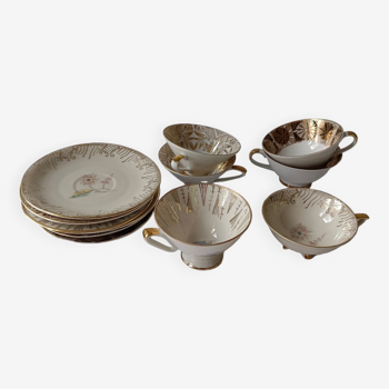 Lot de tasses en porcelaine fine dépareillées signées avec soucoupe