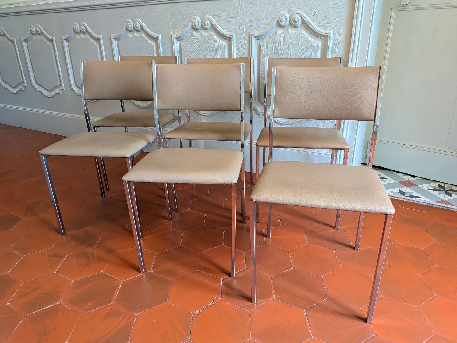 1970s chrome and faux leather chair