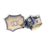Suite of 2 porcelain jattes decorated with blue white decoration of landscapes and ideograms in reserve