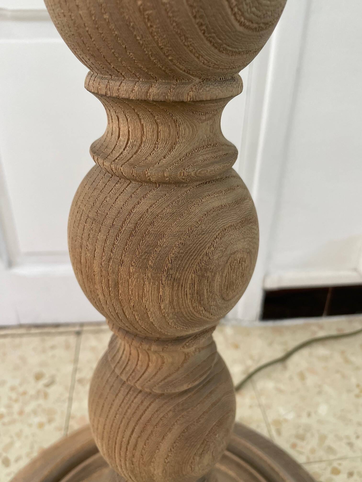 Lampadaire vintage en bois naturel et abat jour en corde années 1960