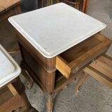 Paire de tables de chevet anciennes