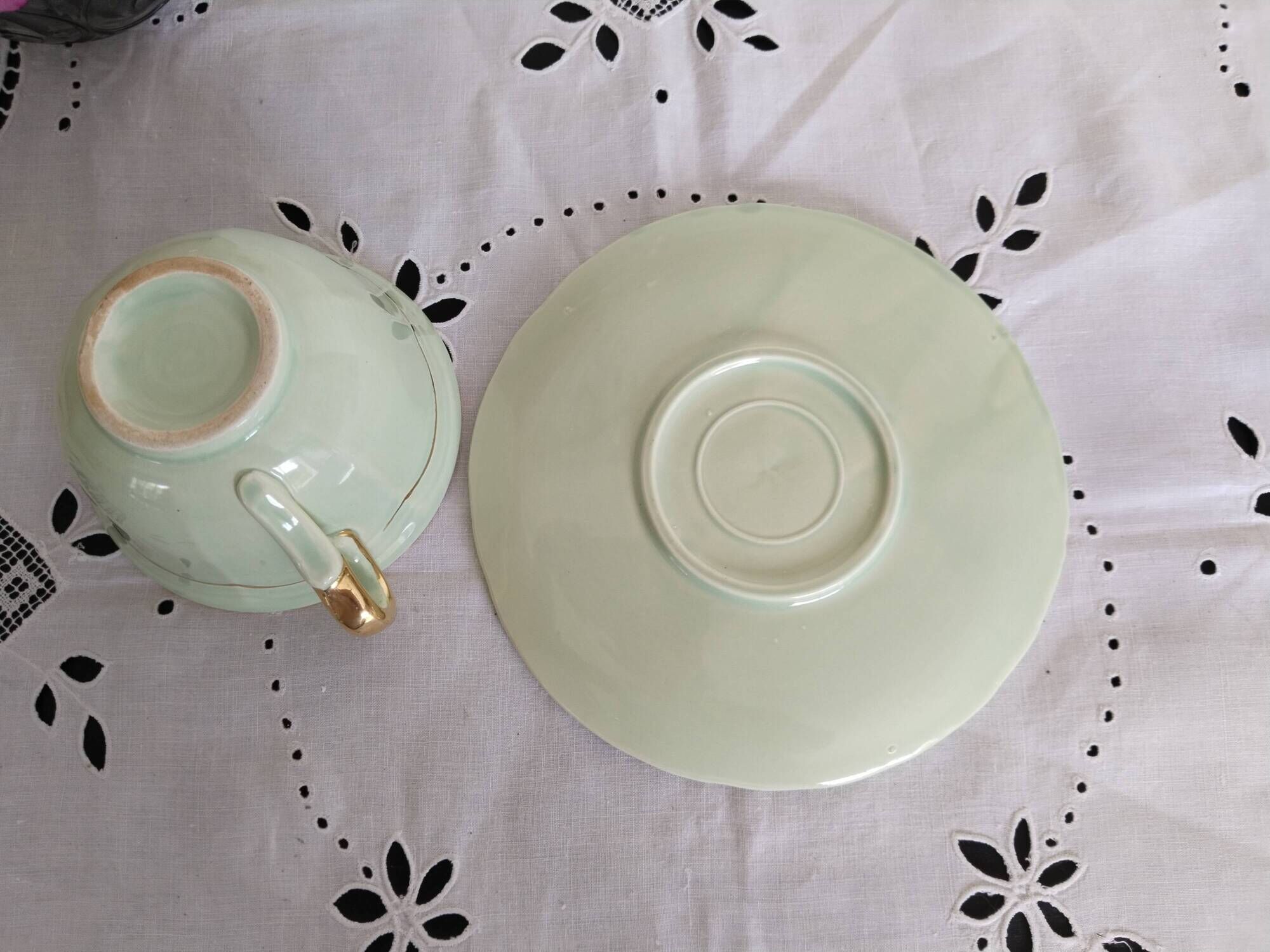 Green and gold tea cup, Villeroy and Boch style, vintage, 1950s
