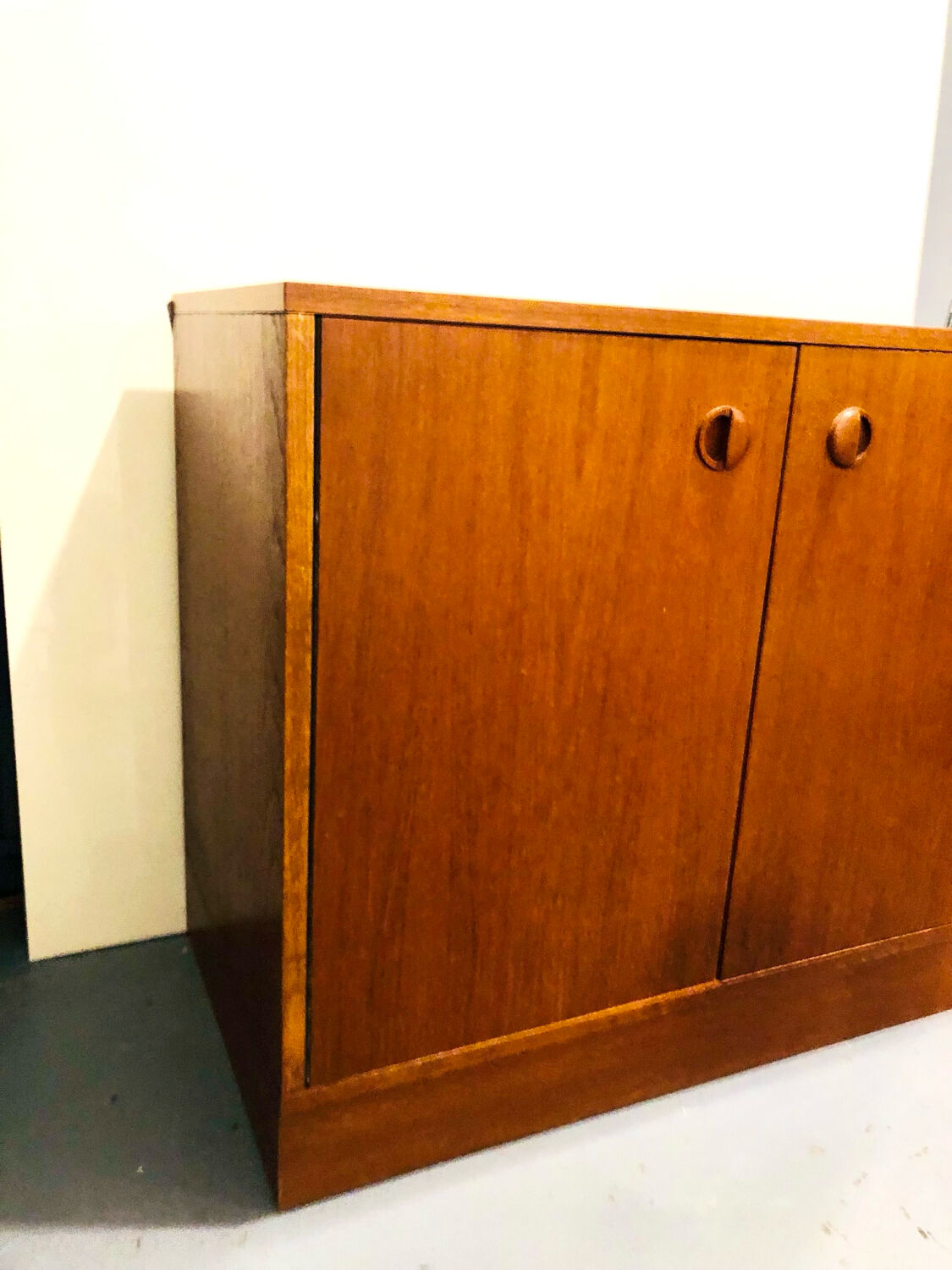 Meuble bas teck vintage scandinave - circa 1960
