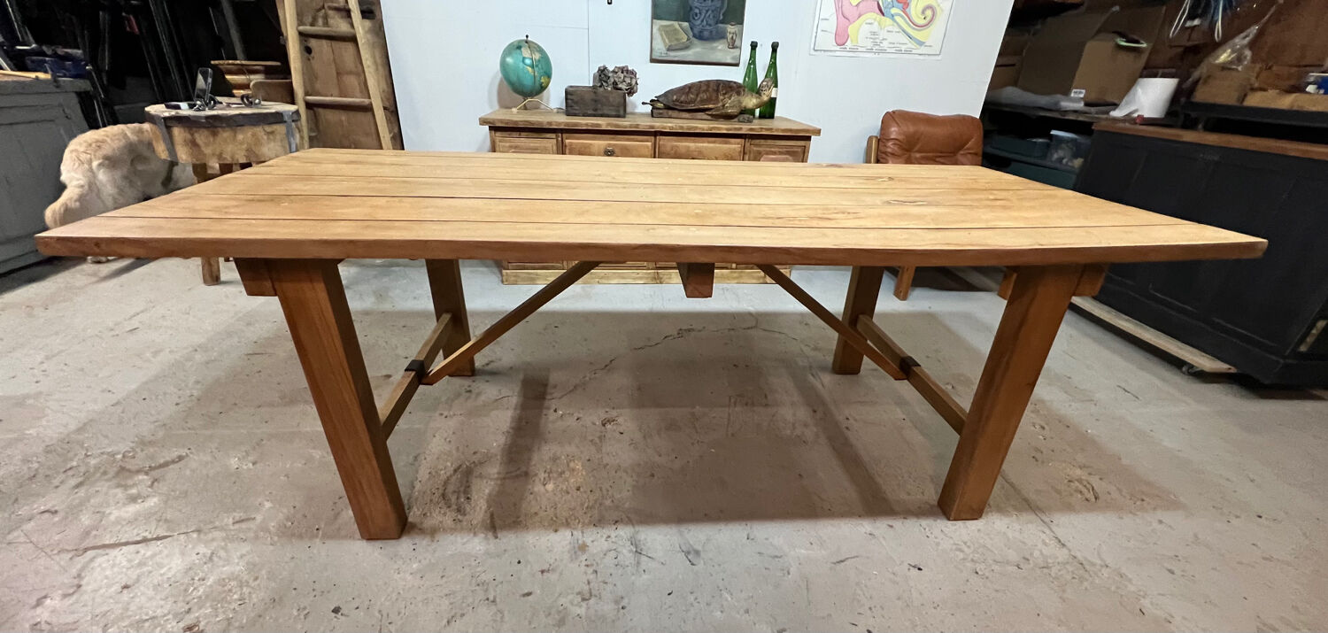 Old workshop table in elm