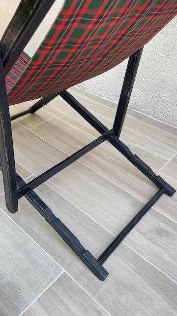 Vintage folding deck chair
