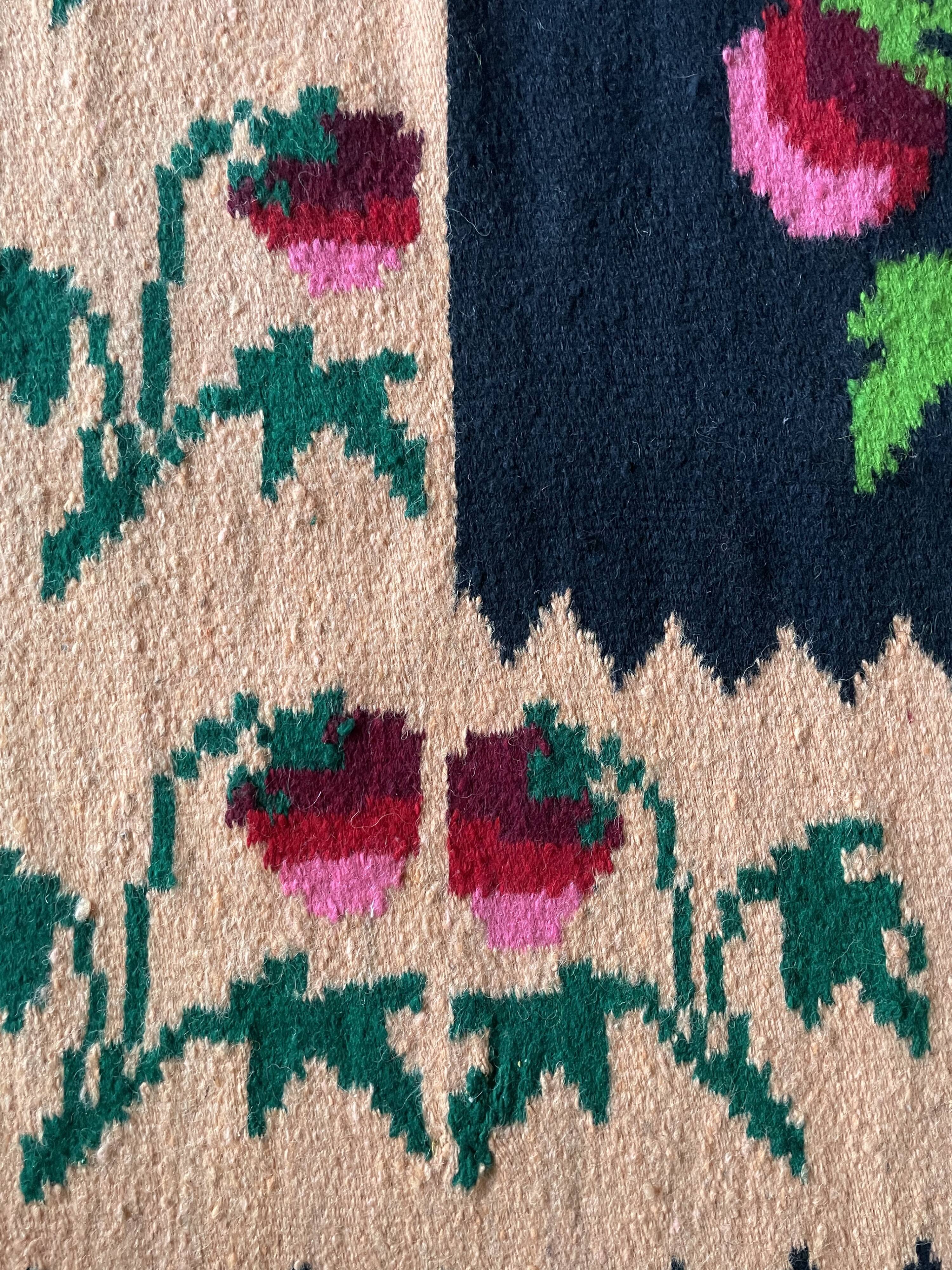 Romanian floral handwoven carpet made in wool, bohemian design with flowers