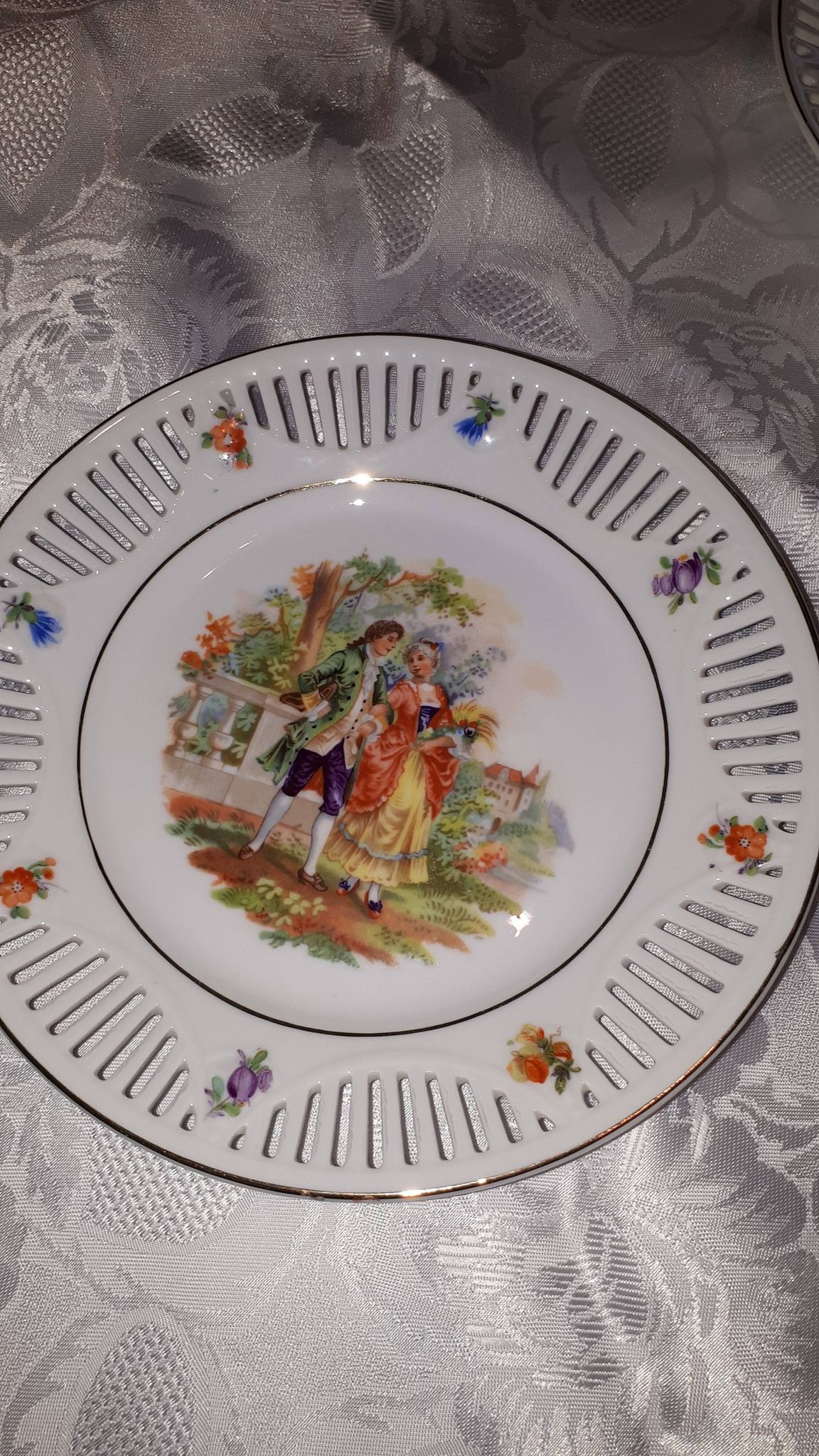 6 assiettes à dessert "scènes galantes"