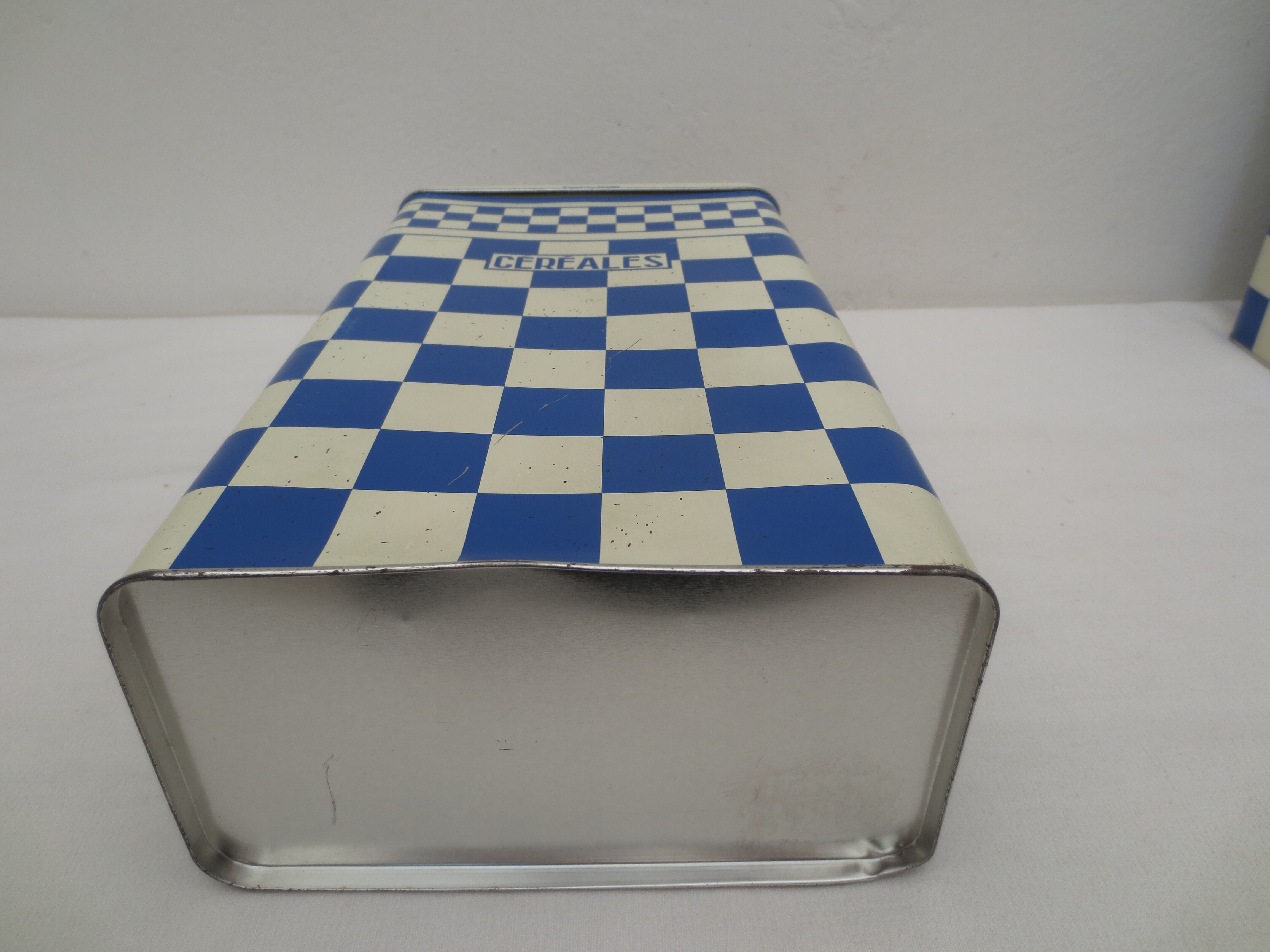 Series of 4 metal boxes, blue and white lustucru decoration