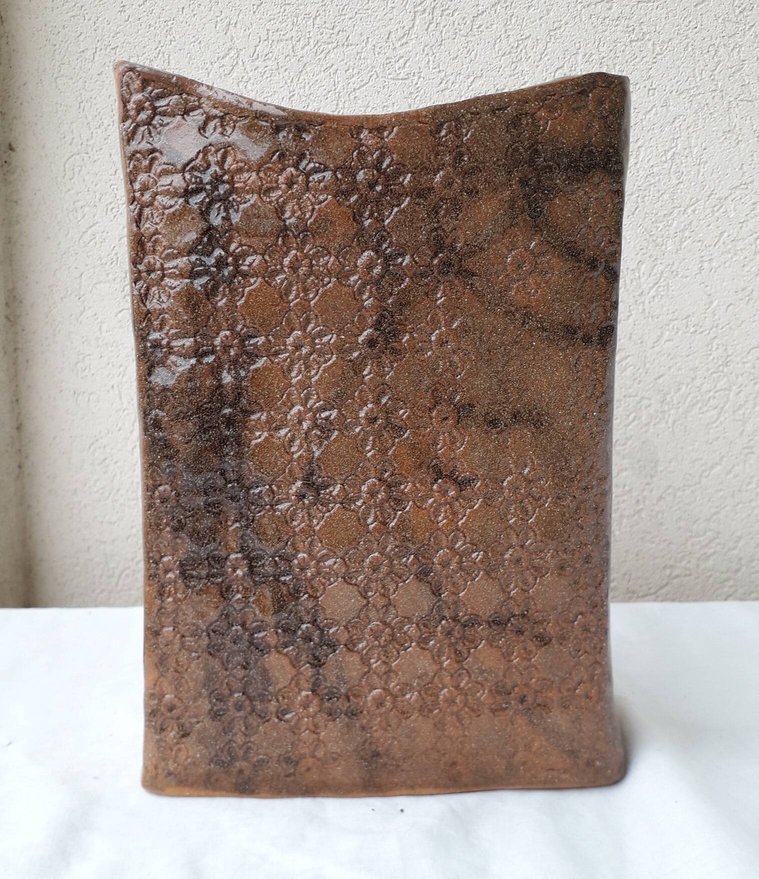 Vase en céramique marron