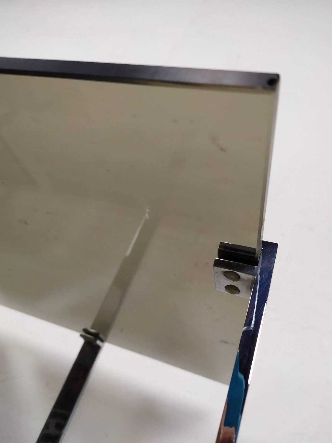 Bouts de canapé vintage chrome verre fumé