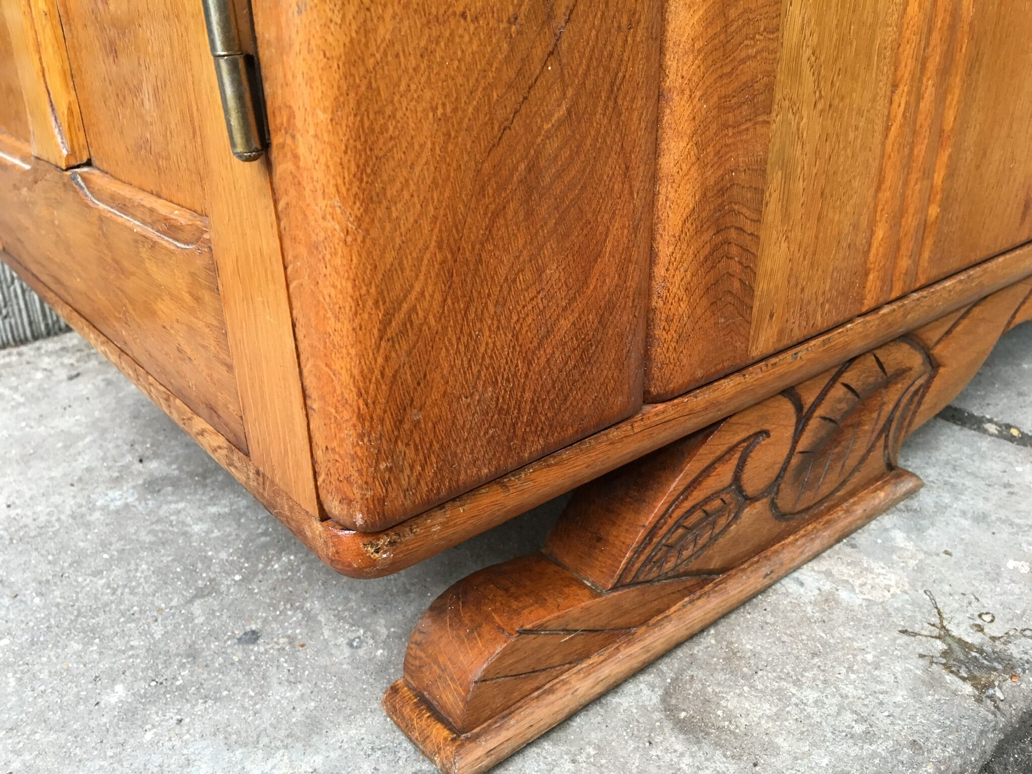 Asymmetrical parisian wardrobe