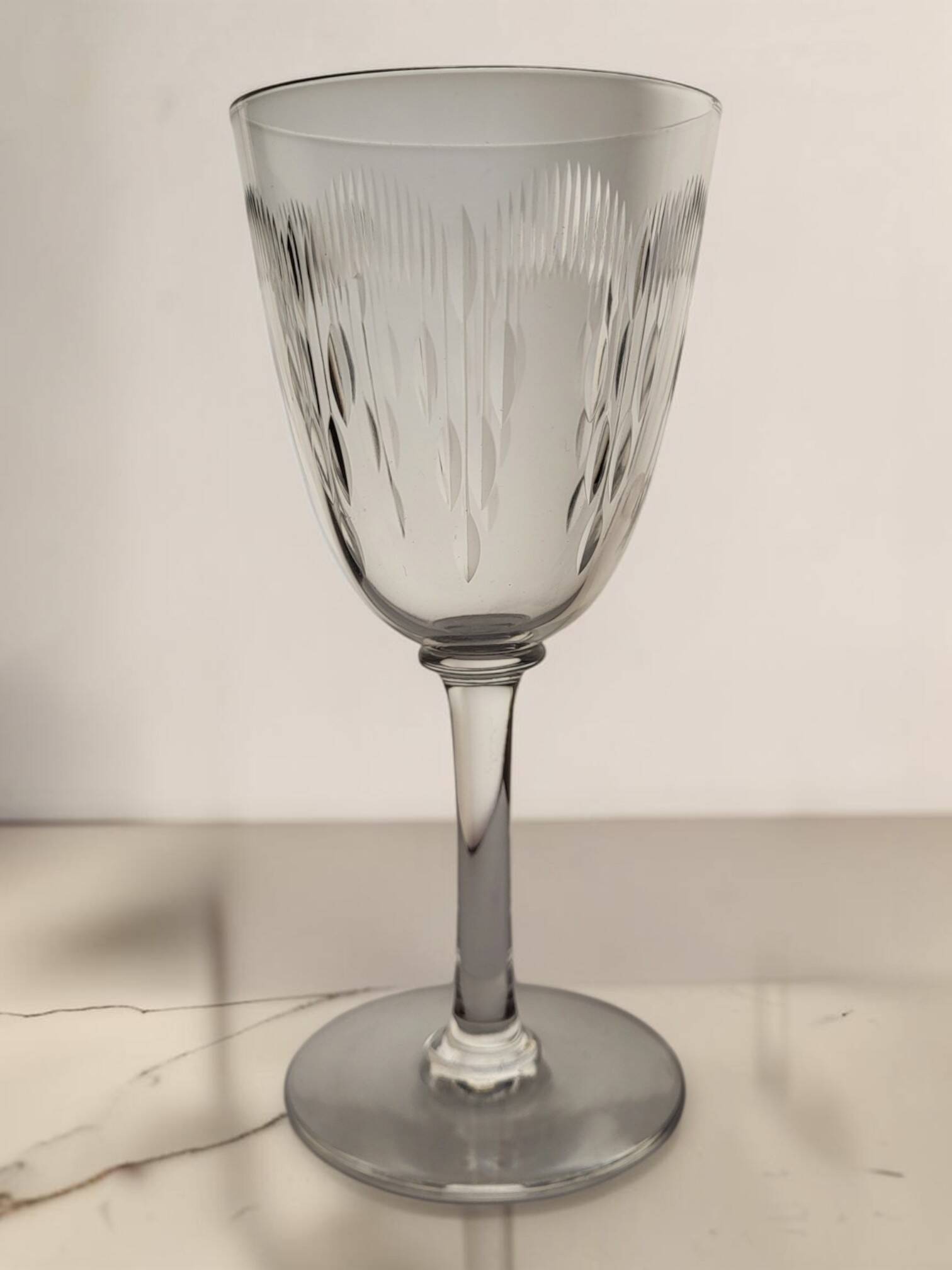 6 crystal water/wine glasses from Baccarat, Molière model.