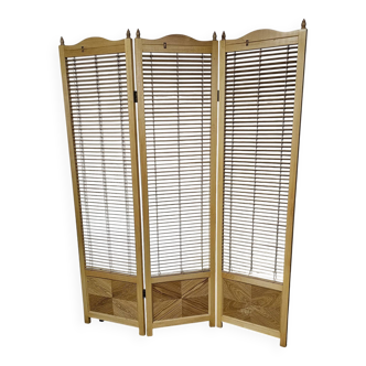 Room divider, French blonde beech louvered screen, 1960s, width 155 cm, height 185 cm