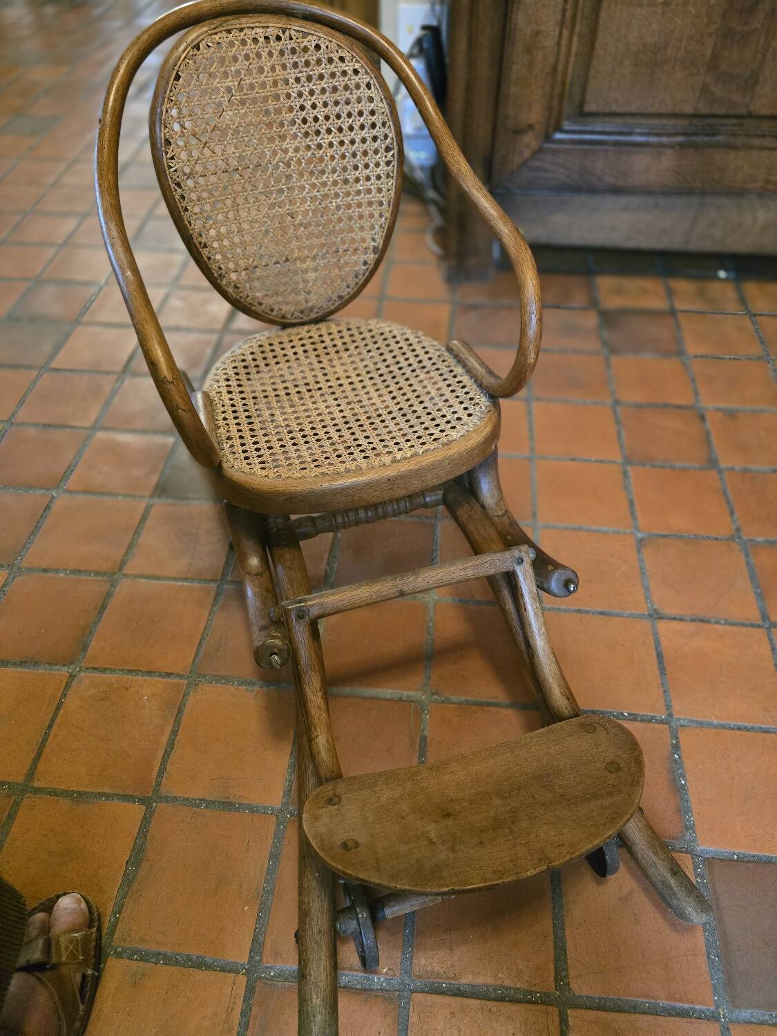 Chaise haute enfant , thonet