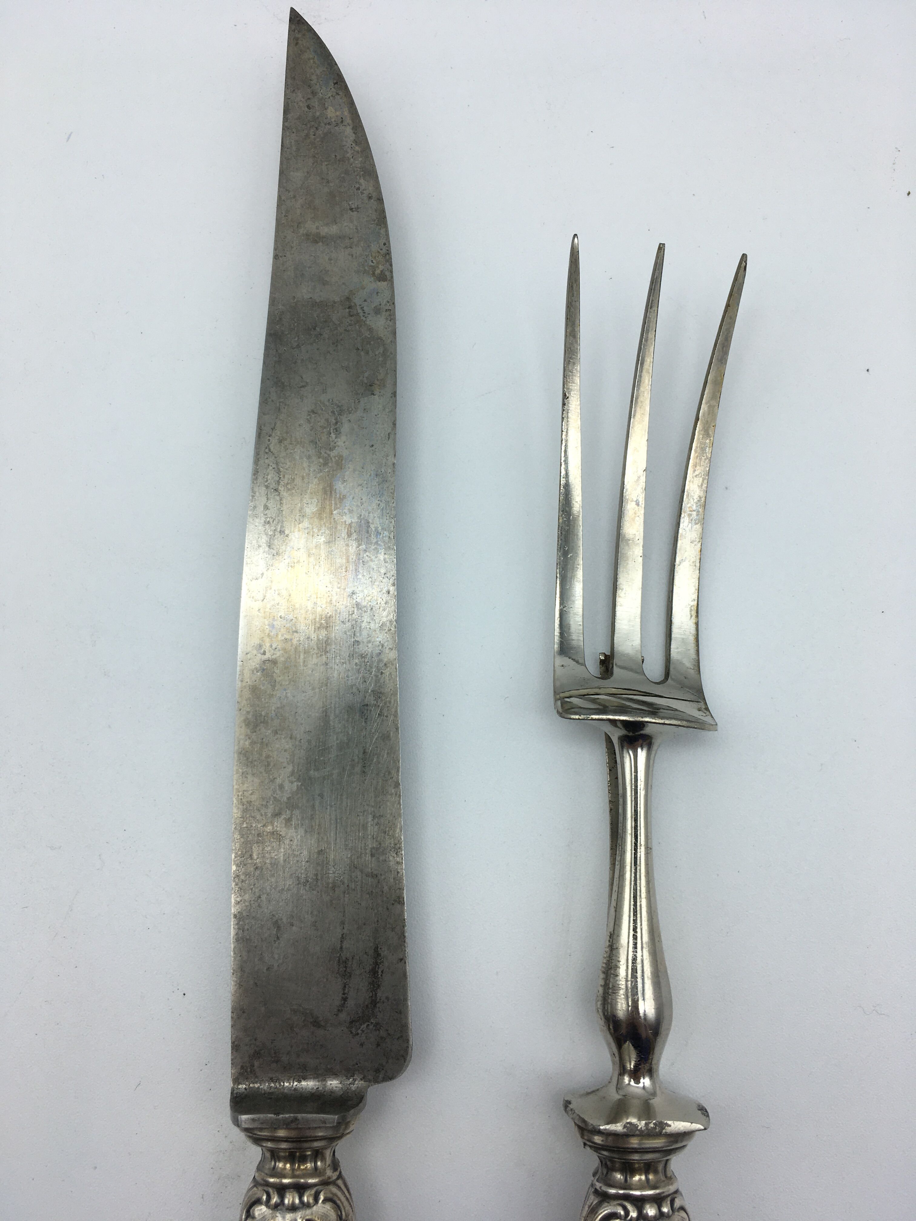 Box of cutlery with leg / roast silver filled.