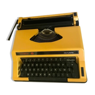 Typewriter Olympia Dactylette