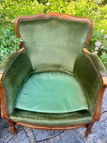 Paire de fauteuils vintage en bois massif et velours vert