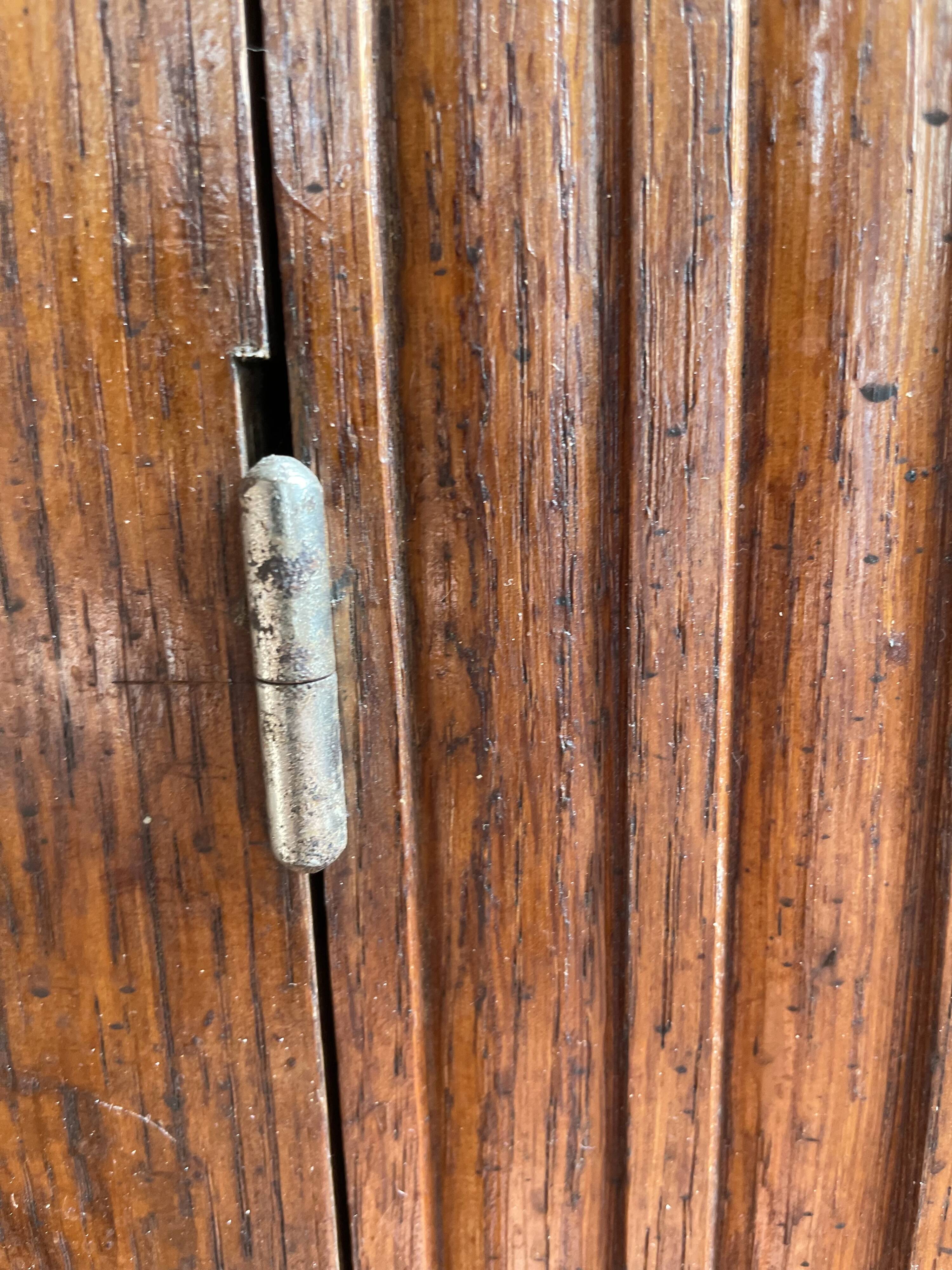 Armoire parisienne