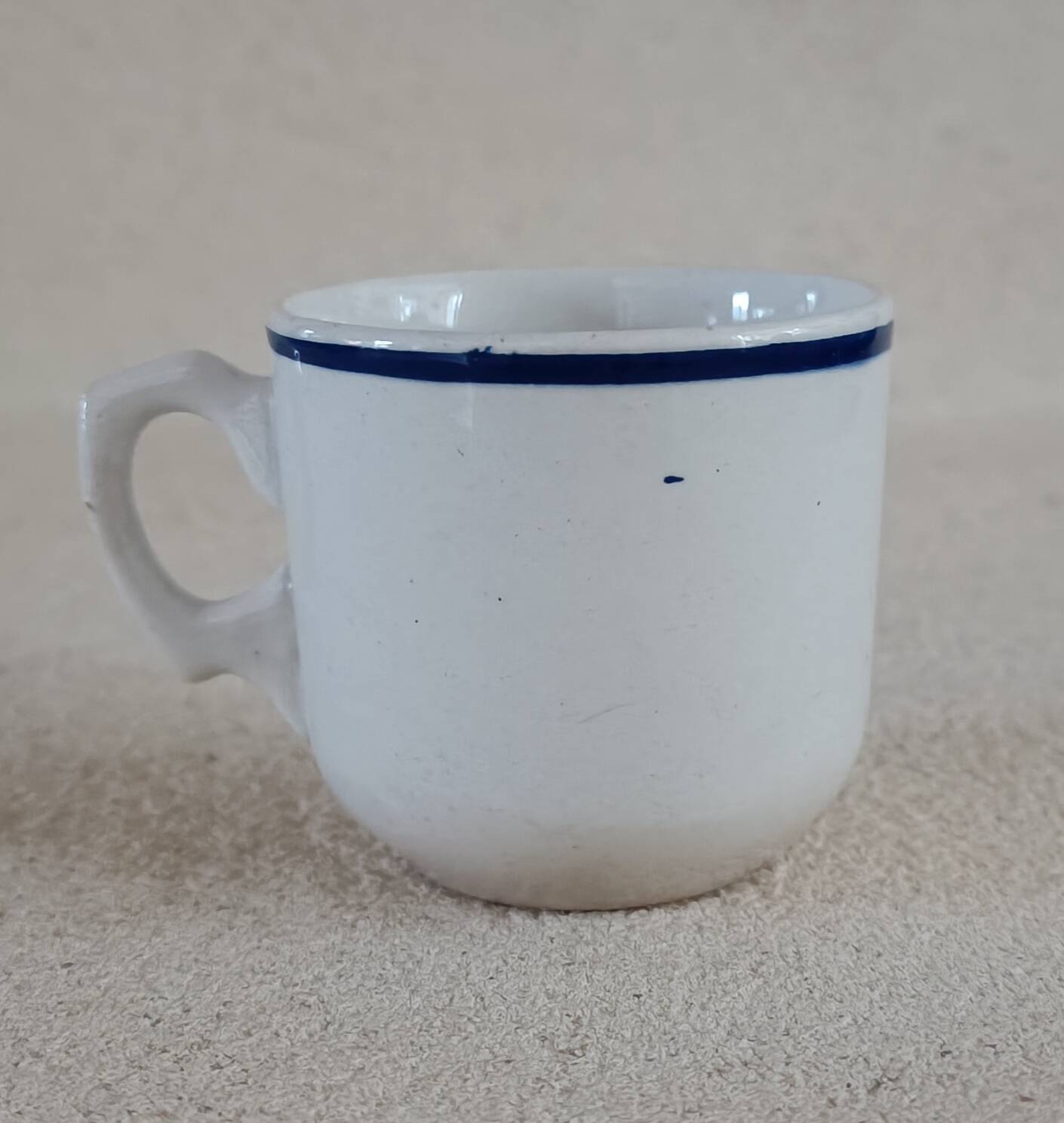 Pot à lait et tasse décor de rose