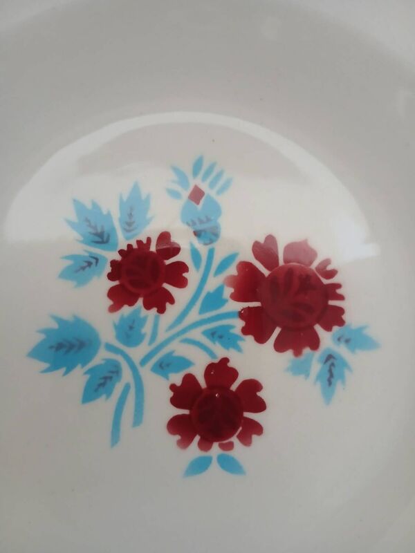 Lot 12 assiettes et plat Moulin des loups