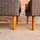 Paire de fauteuils club 70"