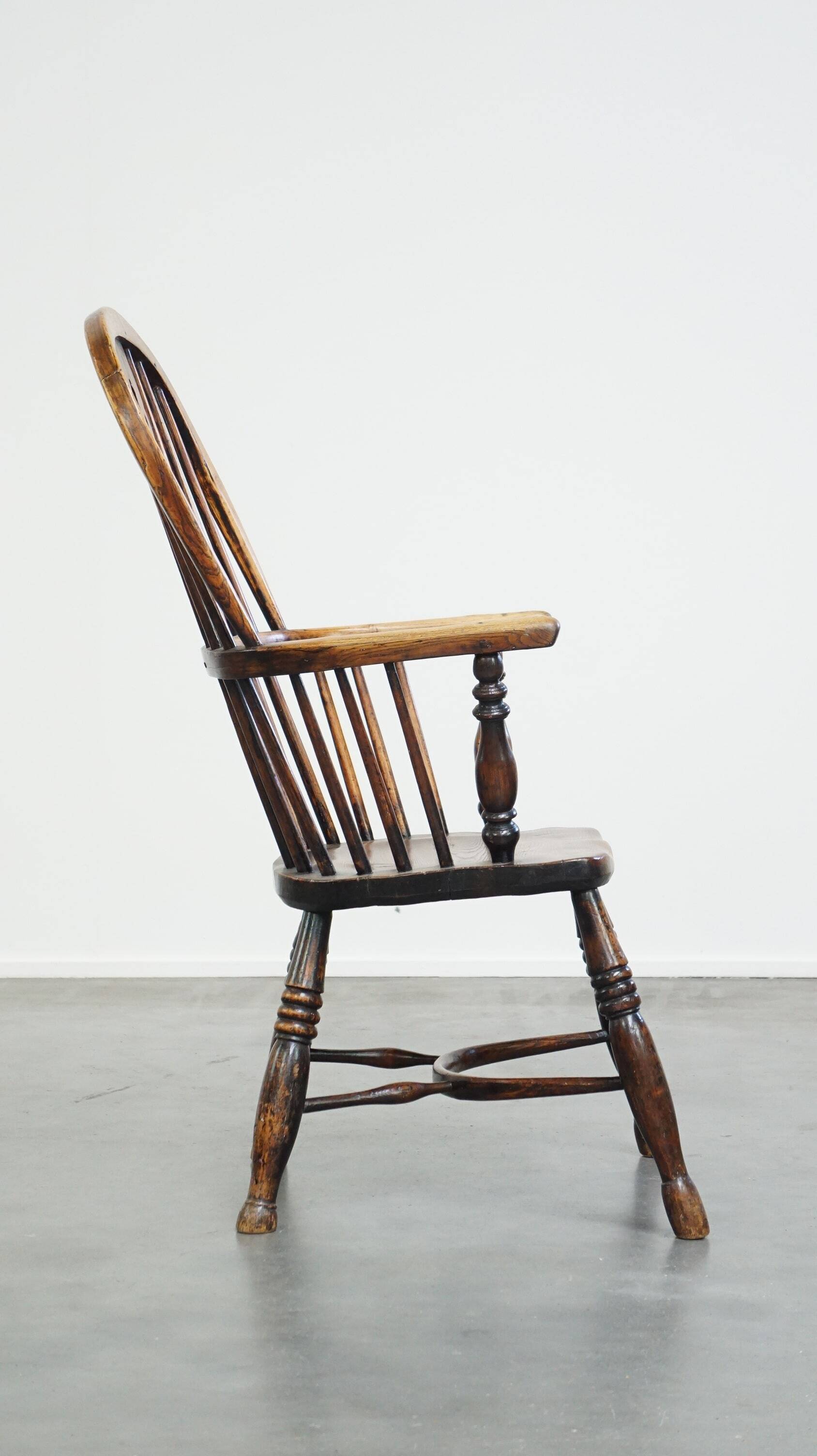 Beautiful, practical antique English highback Windsor chair with a lovely patina