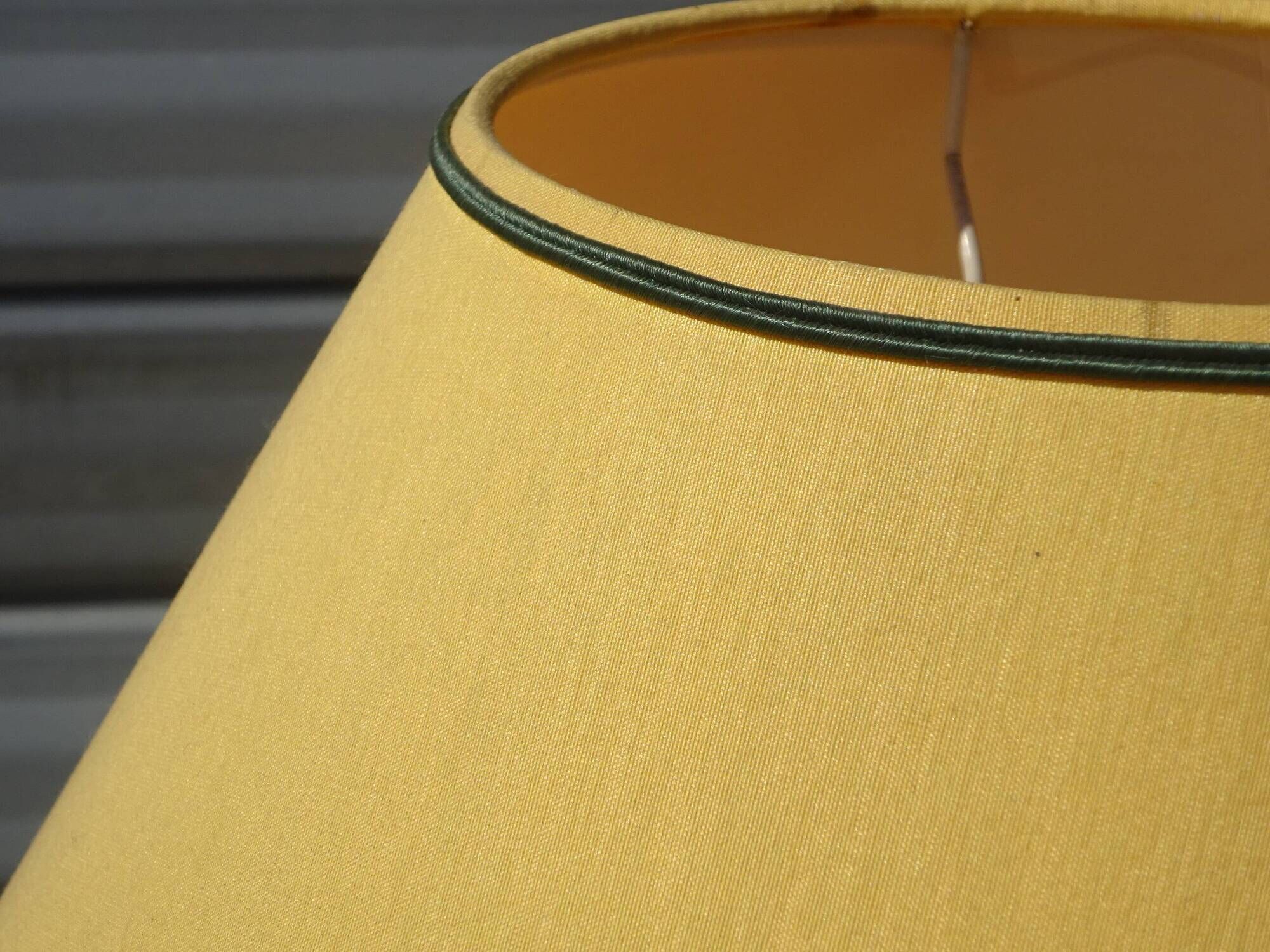 Large Drimmer living room lamp