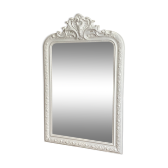 Late 19th century mirror with decorated pediment. 102x66.