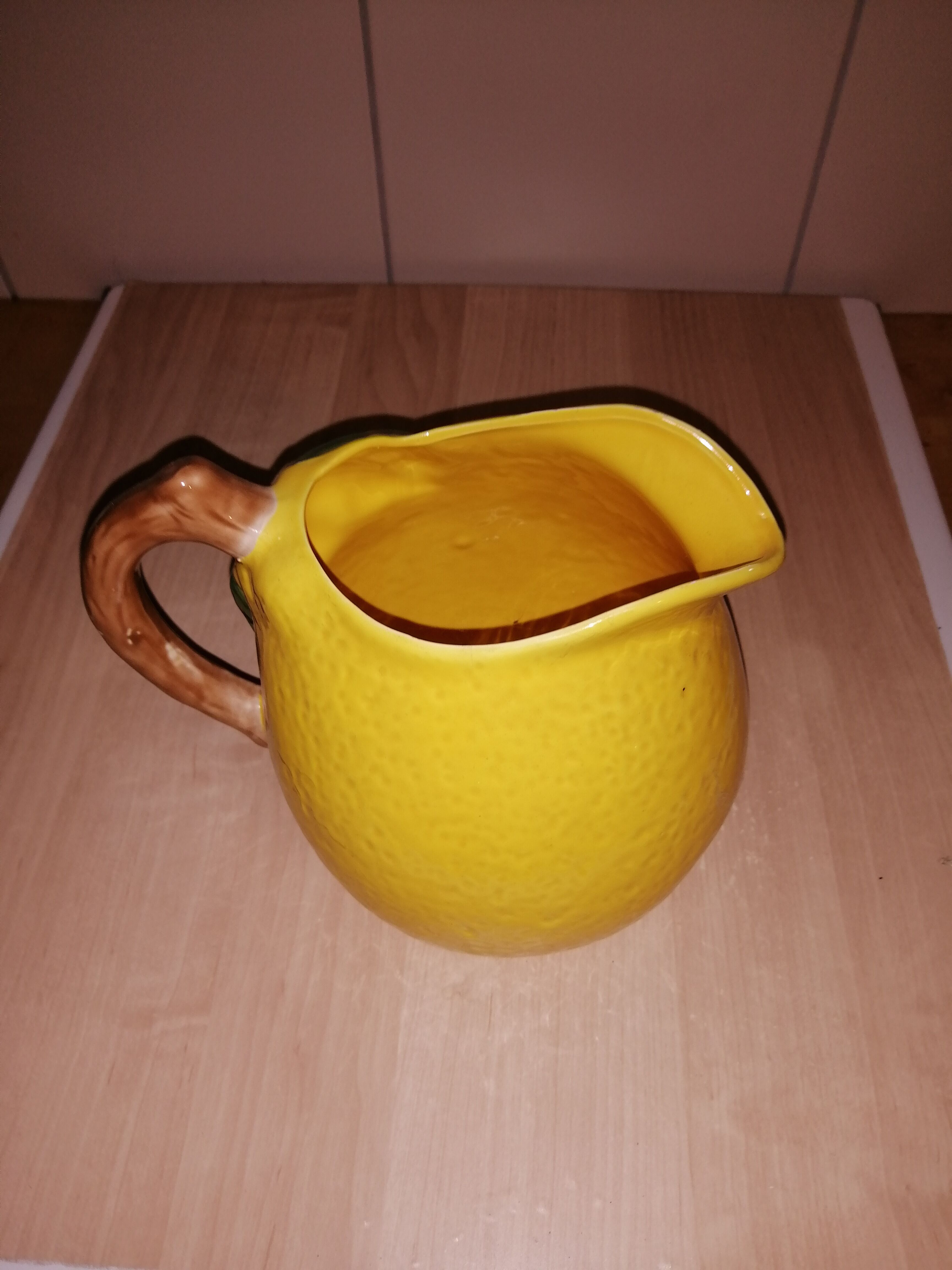 Pichet jaune